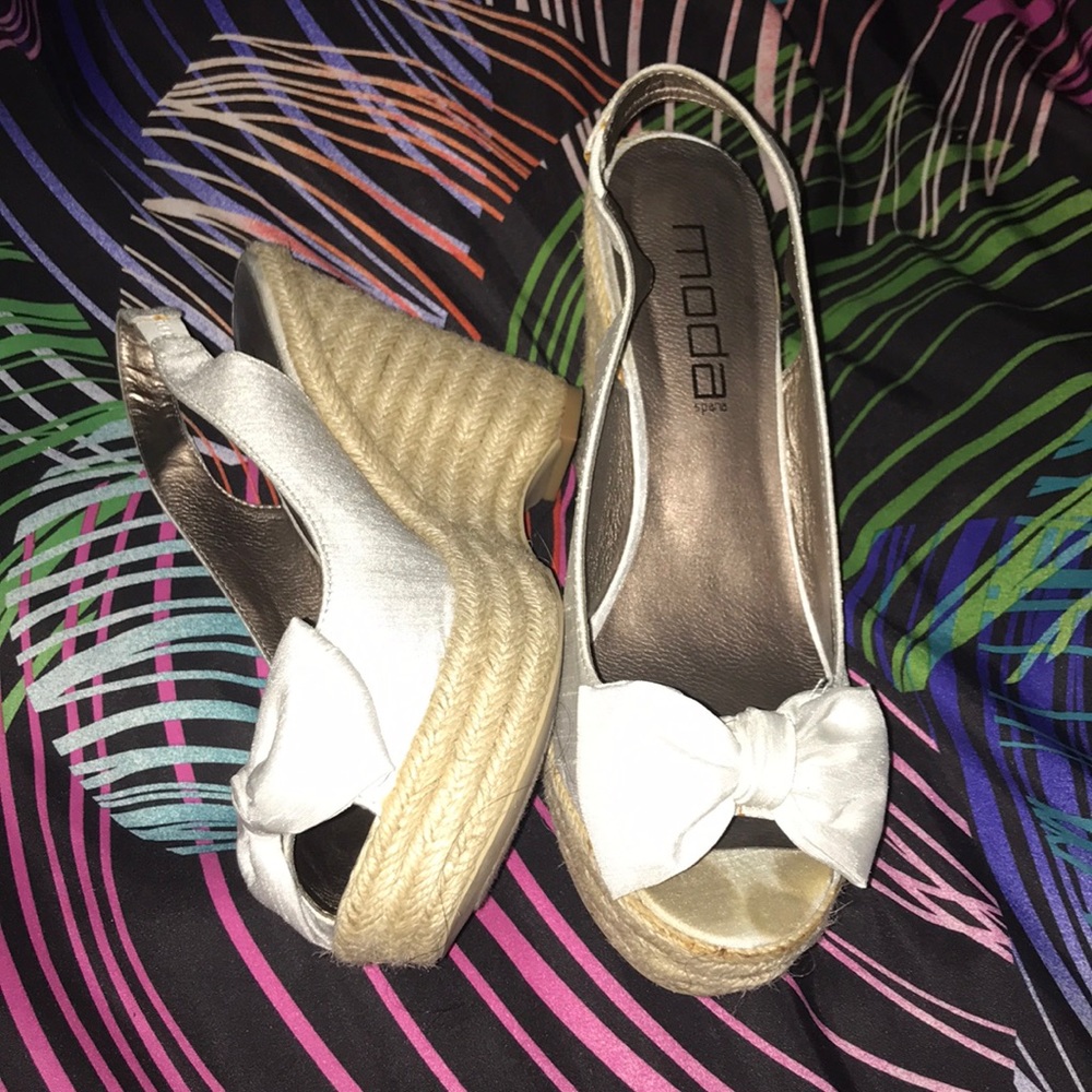 White wedges